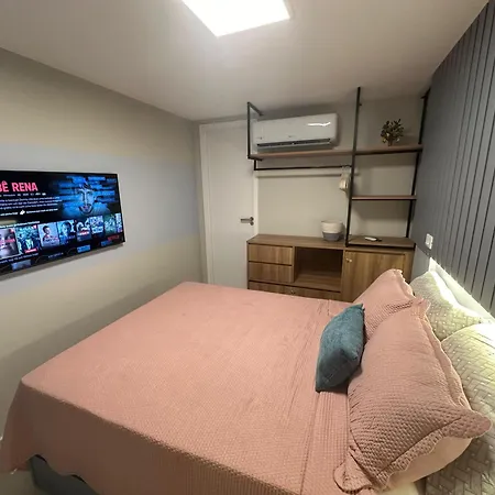 Sunny Hall-2